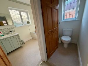 Separate W/C- click for photo gallery